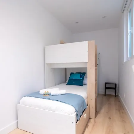 Old Port Apartment *