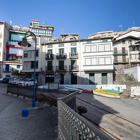 Old Port Apartament *